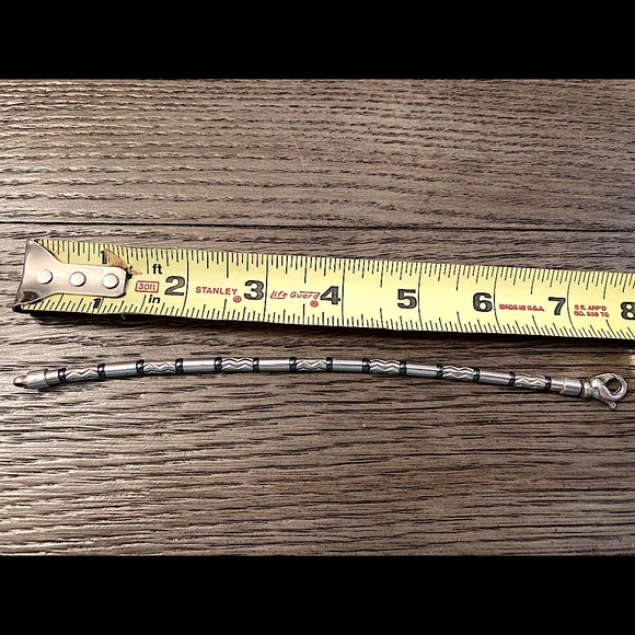 Tiffany & Co - Picture 6 of 9